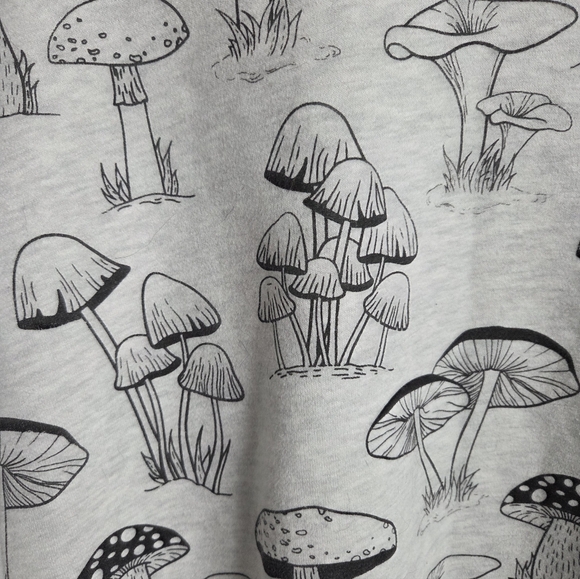 LA SOUL Gray and Black Mushroom Print Sweatshirt Womens Size 1X - Picture 6 of 11